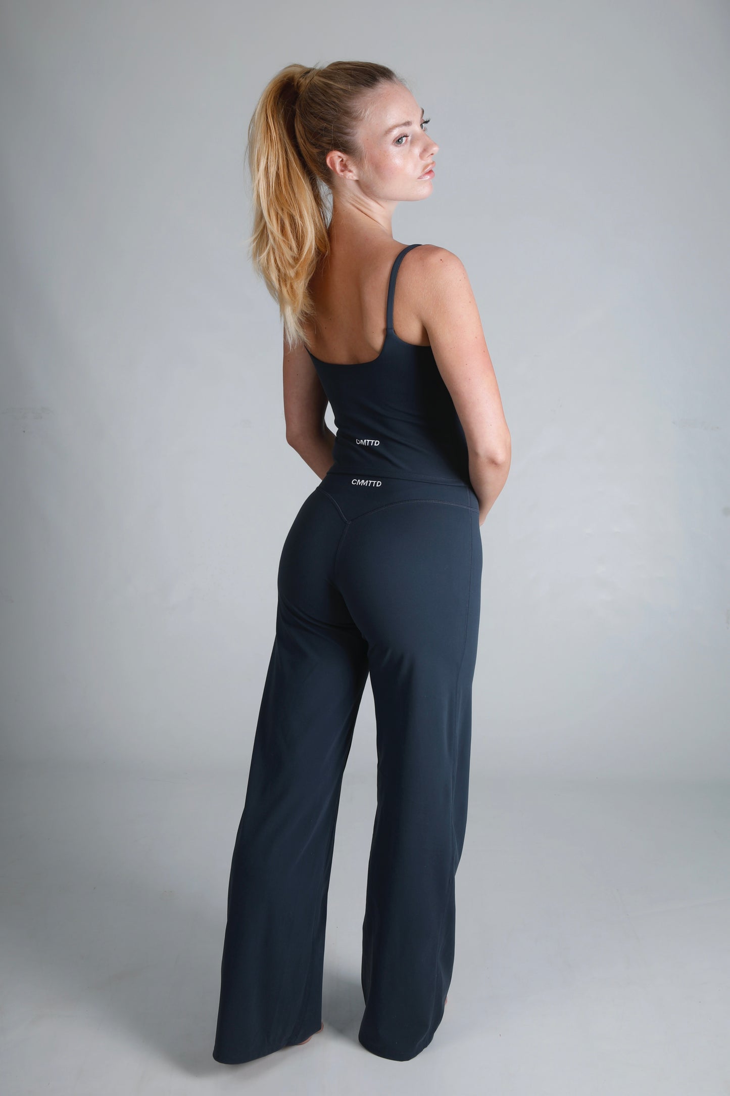 Soft Form Strappy Mid Tank - Midnight