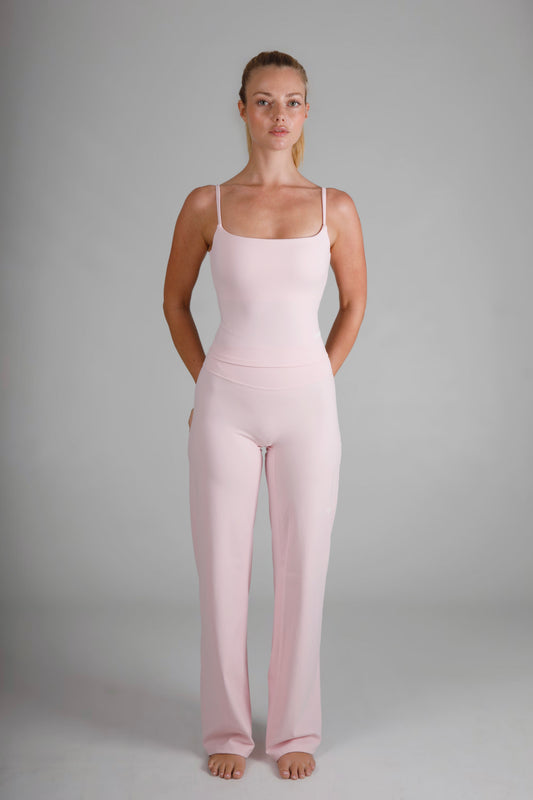 Soft Form Straight Leg Legging